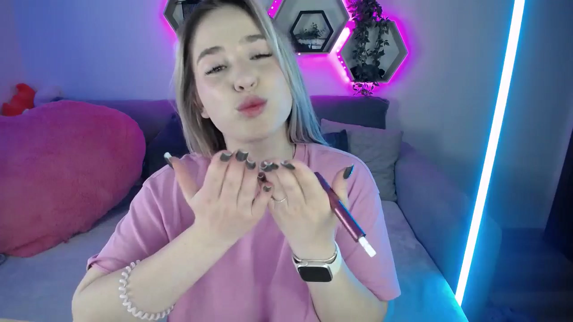 Gallery image thumbnail from SabrinaViolet's myfreecams stream on, 09/30/2025, 11:04 image 20 of 20