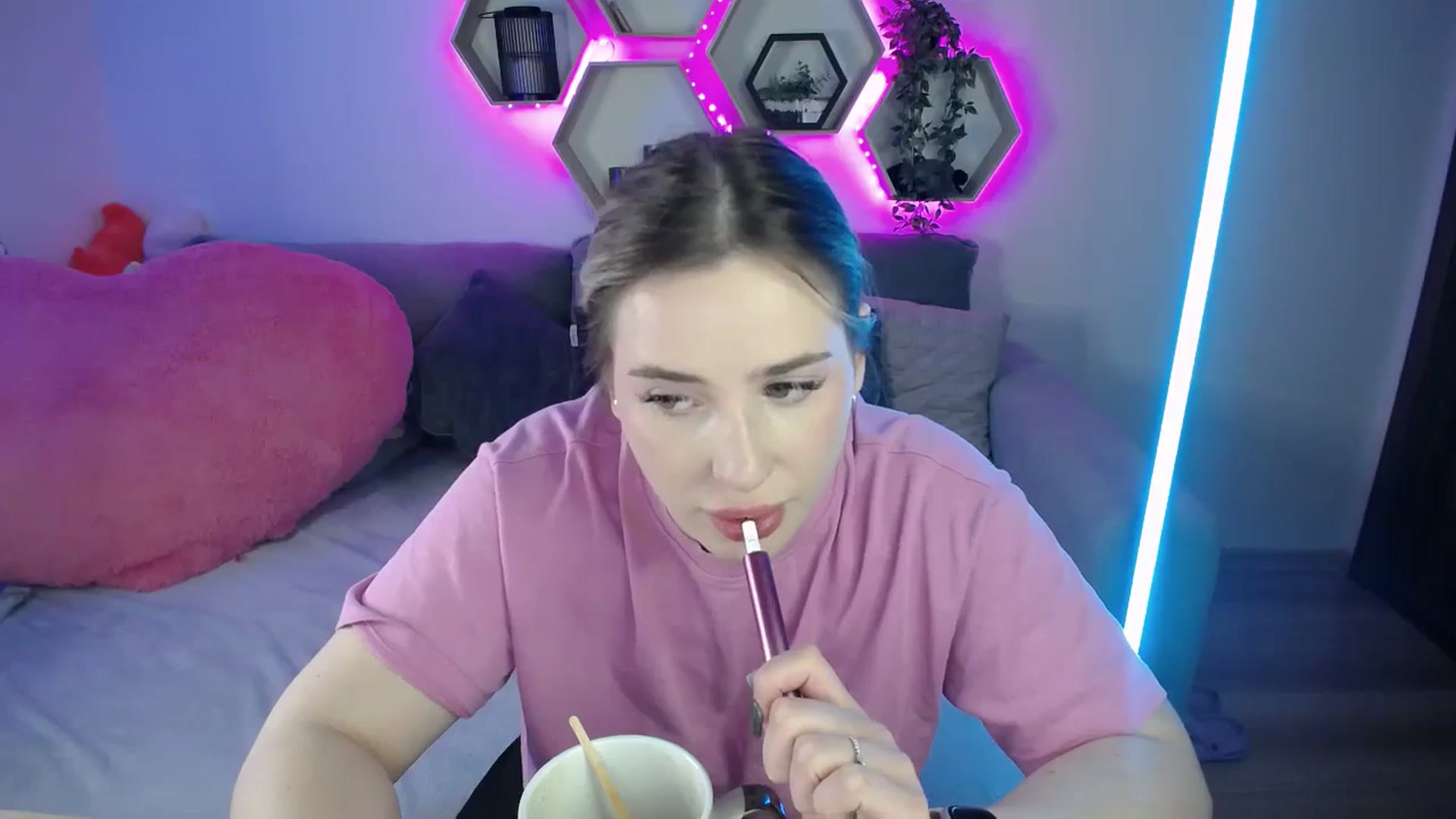 Gallery image thumbnail from SabrinaViolet's myfreecams stream on, 09/30/2025, 12:37 image 2 of 20