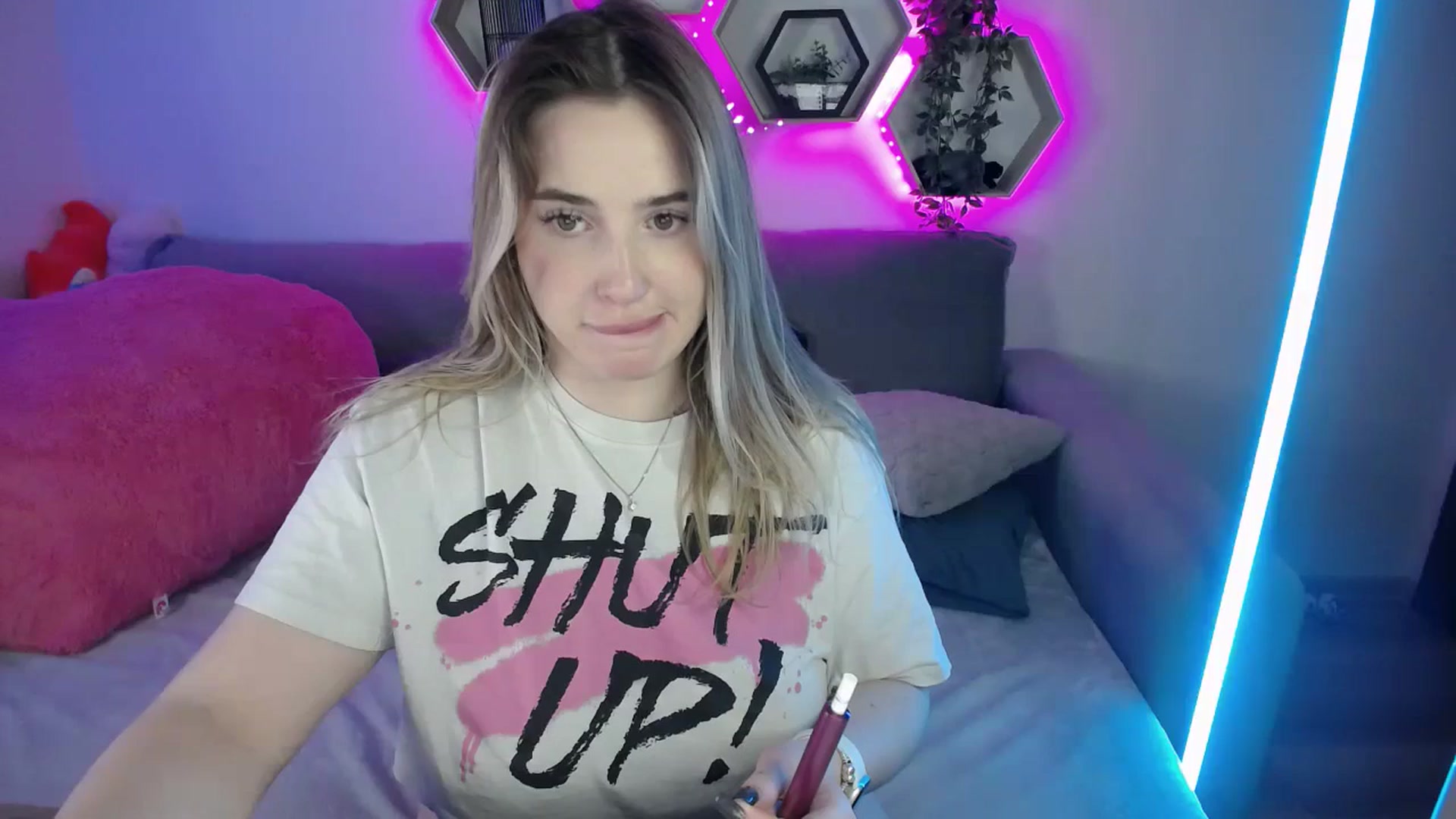 Gallery image thumbnail from SabrinaViolet's myfreecams stream on, 10/06/2025, 13:07 image 11 of 20