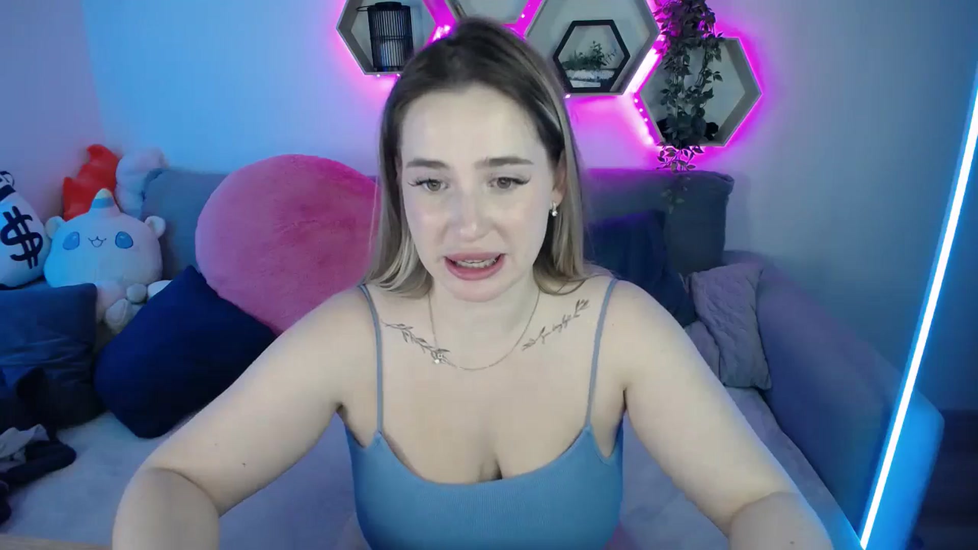 Gallery image thumbnail from SabrinaViolet's myfreecams stream on, 10/26/2025, 14:49 image 14 of 20