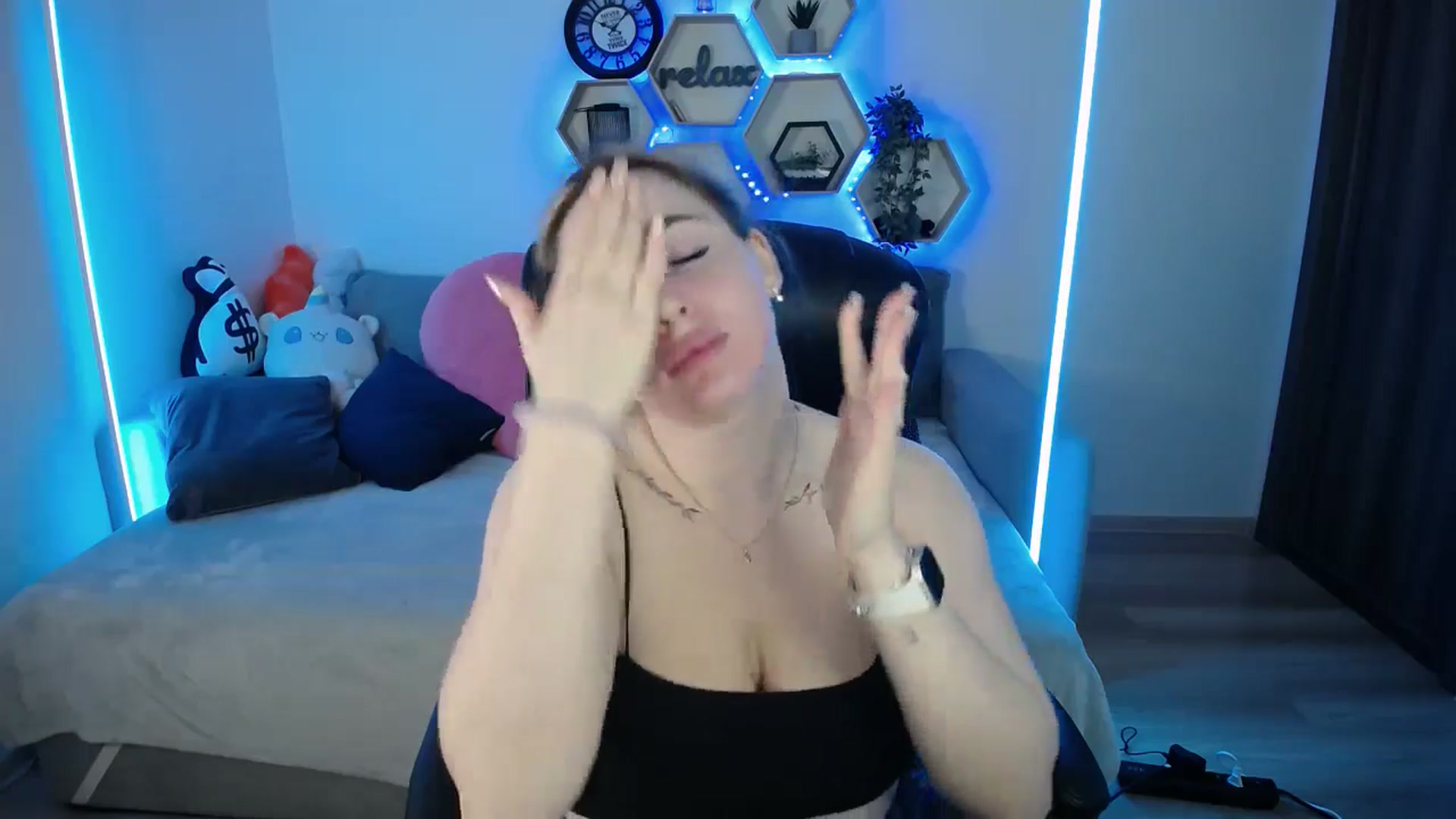 Gallery image thumbnail from SabrinaViolet's myfreecams stream on, 10/31/2025, 09:55 image 2 of 20