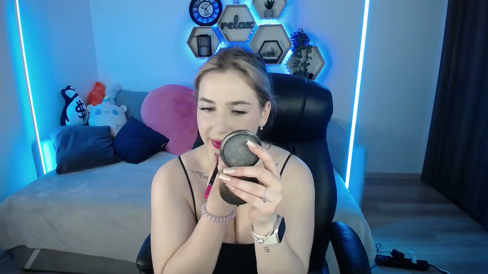 Gallery image thumbnail from SabrinaViolet's myfreecams stream on, 10/31/2025, 09:55 image 7 of 20