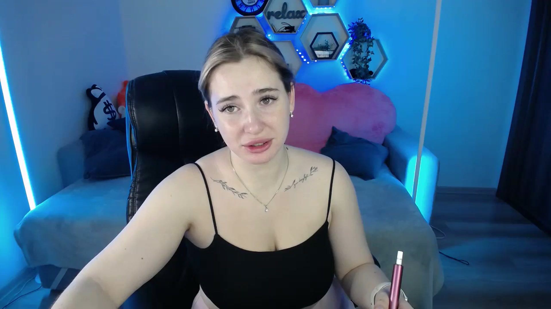 Gallery image thumbnail from SabrinaViolet's myfreecams stream on, 11/04/2025, 10:52 image 2 of 20