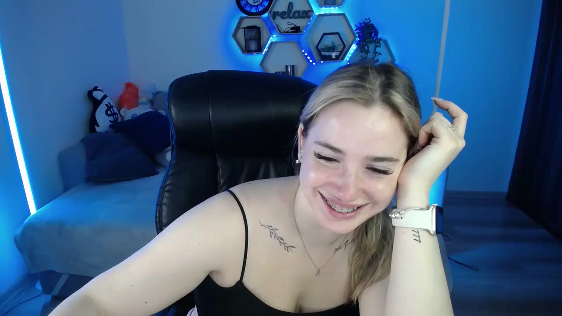 Gallery image thumbnail from SabrinaViolet's myfreecams stream on, 11/04/2025, 10:52 image 9 of 20