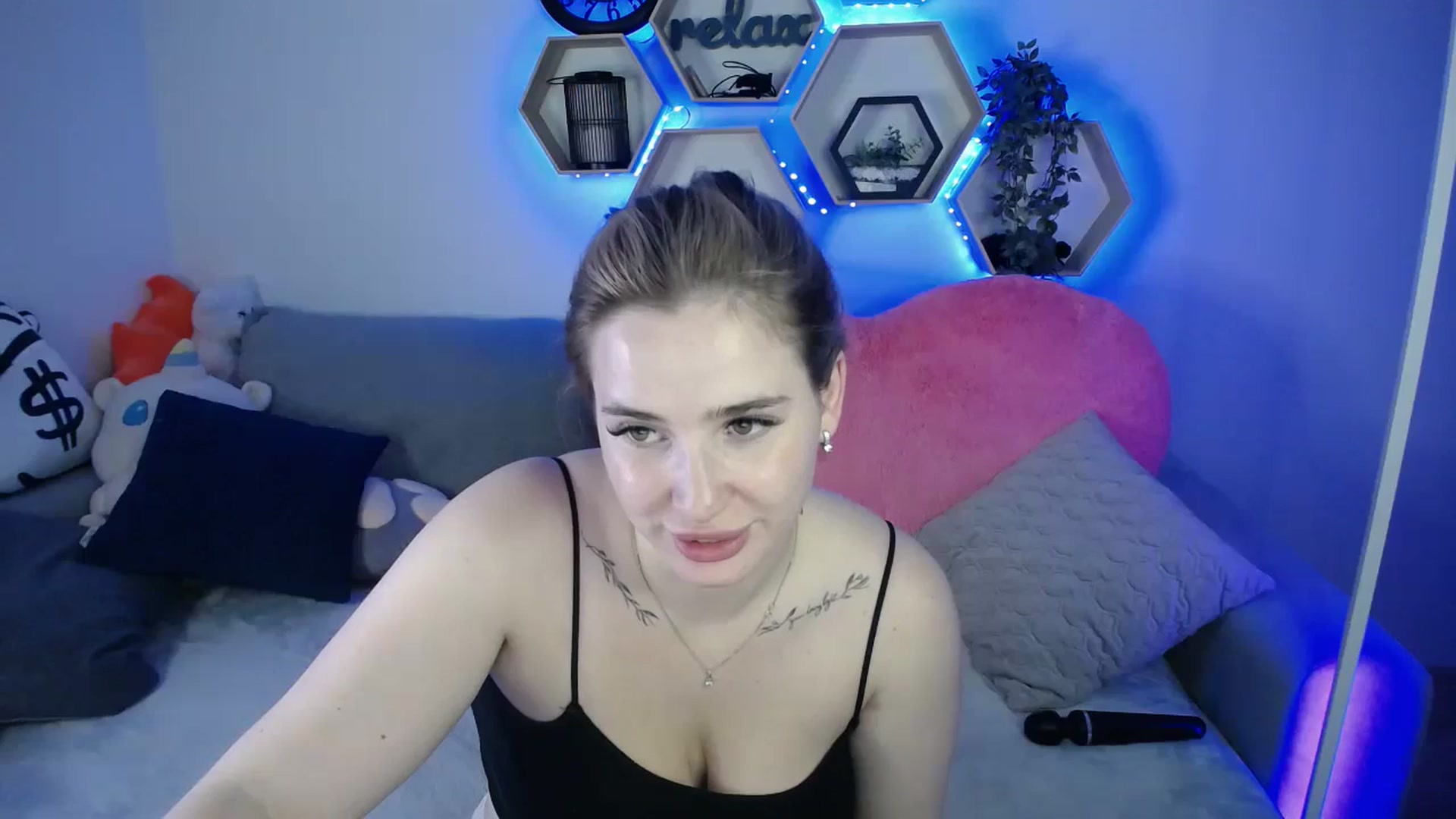 Gallery image thumbnail from SabrinaViolet's myfreecams stream on, 11/04/2025, 13:24 image 11 of 20
