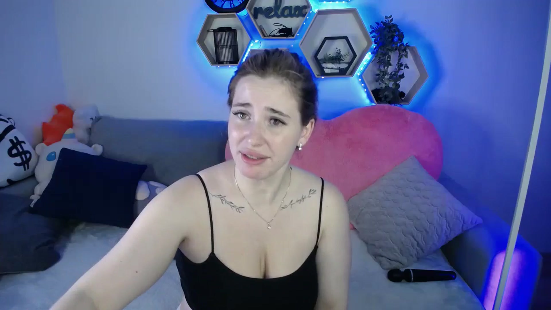 Gallery image thumbnail from SabrinaViolet's myfreecams stream on, 11/04/2025, 13:24 image 12 of 20