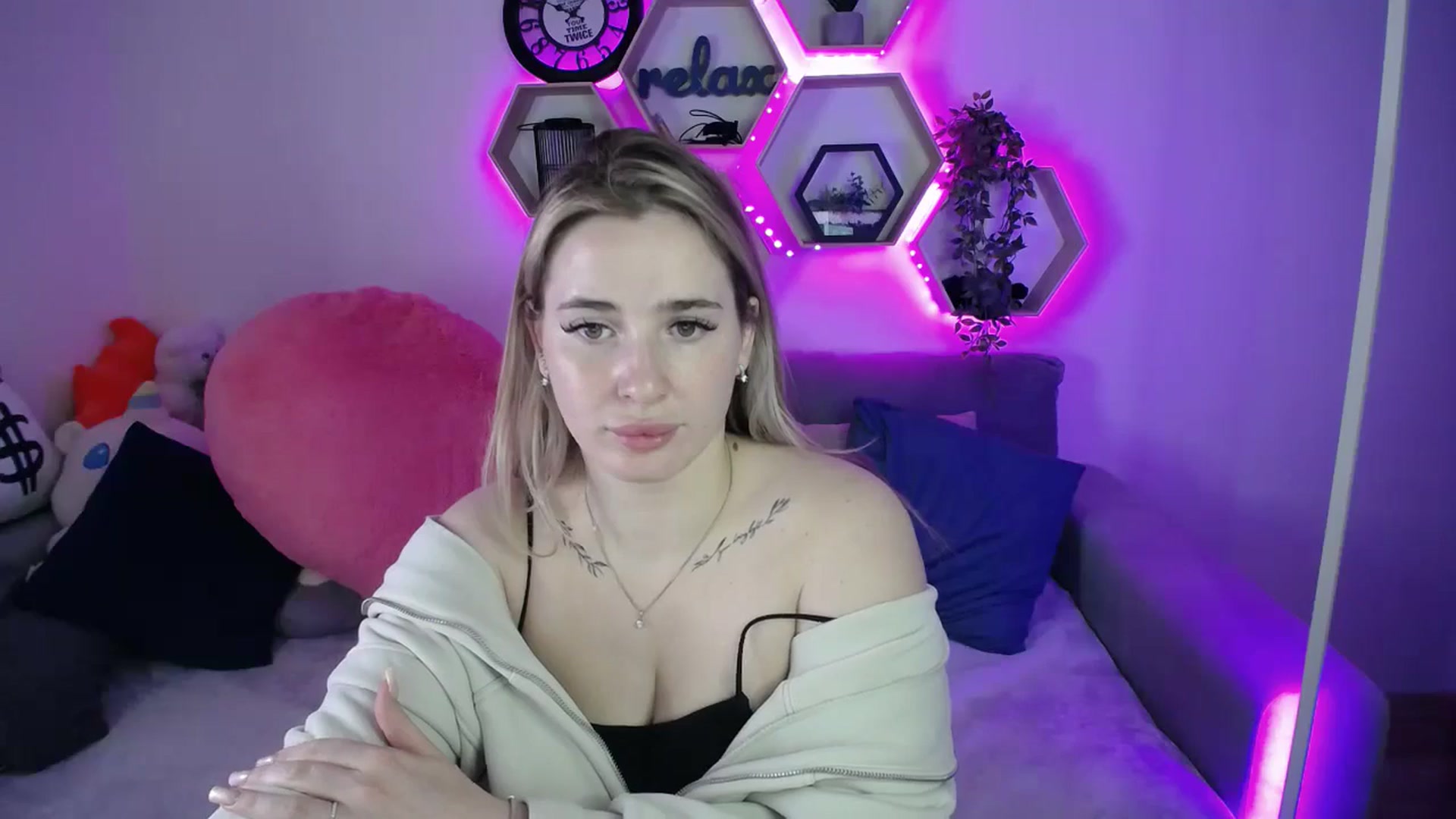 Gallery image thumbnail from SabrinaViolet's myfreecams stream on, 11/05/2025, 12:31 image 20 of 20