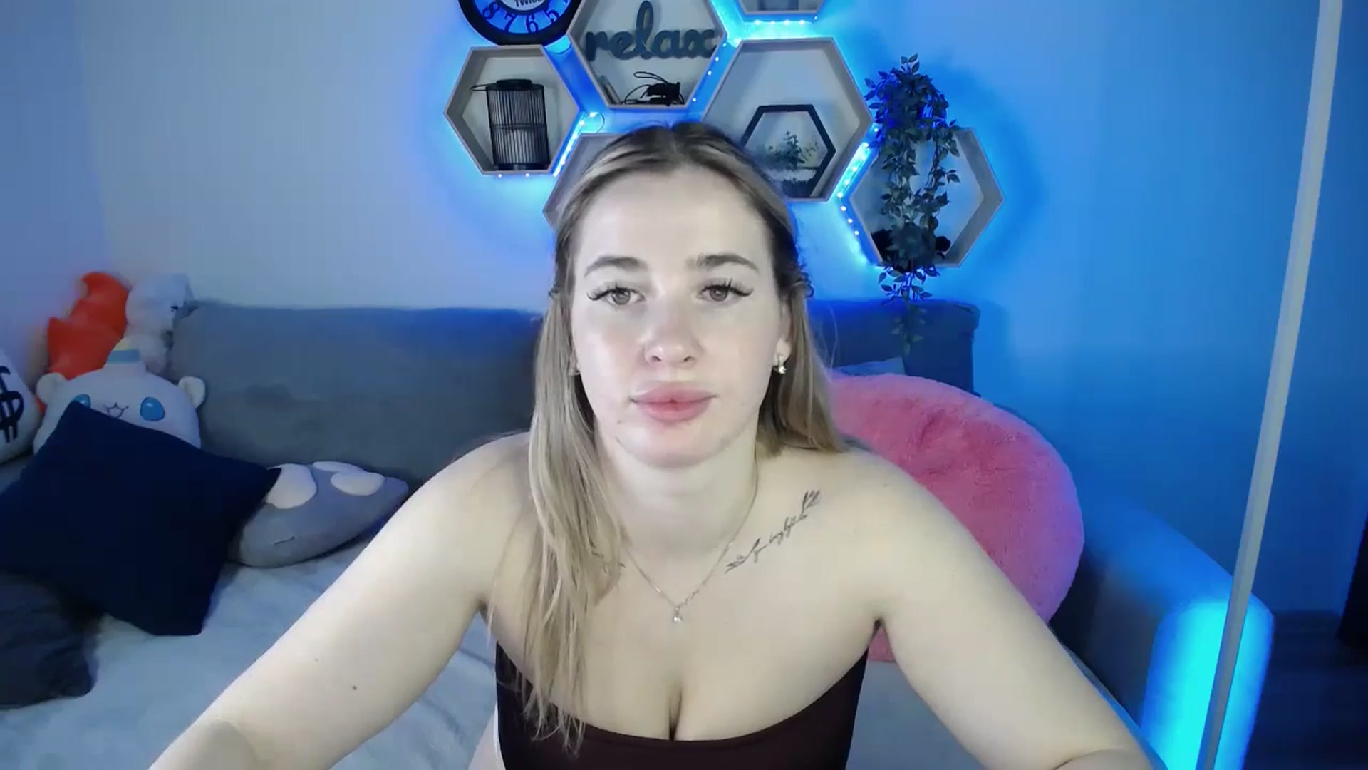 Gallery image thumbnail from SabrinaViolet's myfreecams stream on, 11/09/2025, 11:36 image 11 of 20