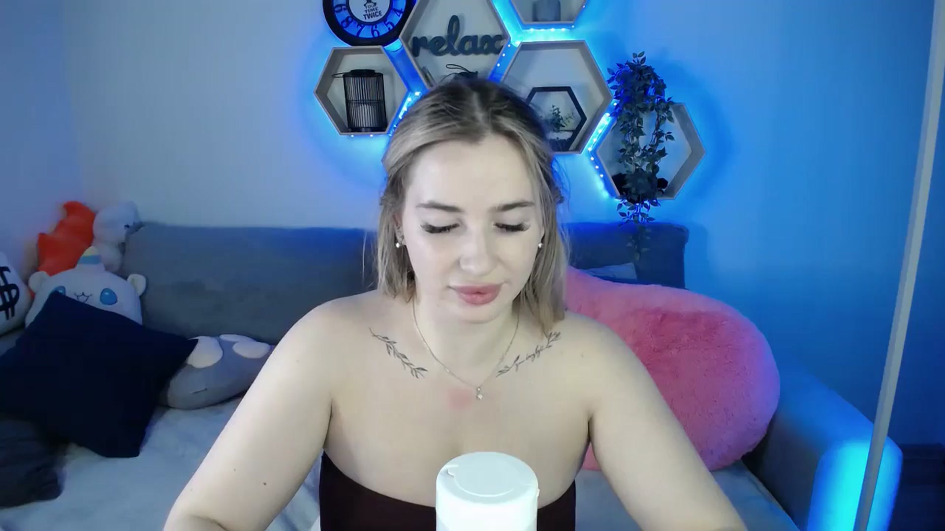 Gallery image thumbnail from SabrinaViolet's myfreecams stream on, 11/09/2025, 13:48 image 10 of 20