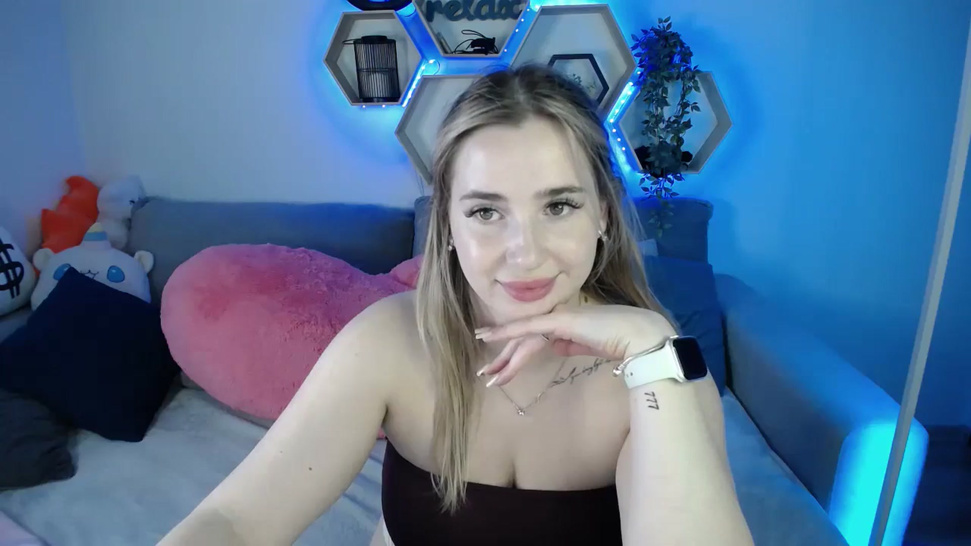 Gallery image thumbnail from SabrinaViolet's myfreecams stream on, 11/09/2025, 14:32 image 12 of 20