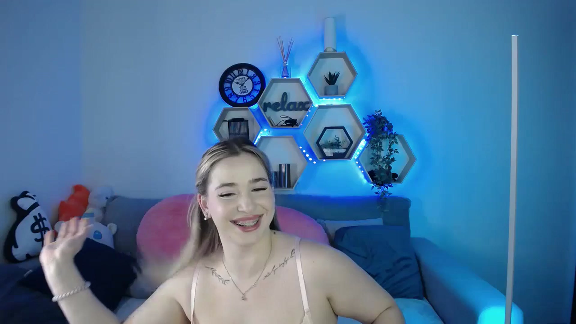 Gallery image thumbnail from SabrinaViolet's myfreecams stream on, 11/11/2025, 12:37 image 16 of 20