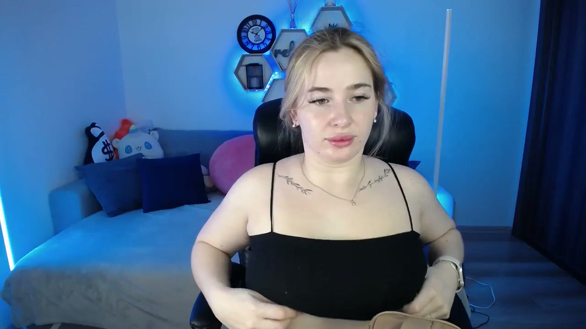 Gallery image thumbnail from SabrinaViolet's myfreecams stream on, 11/14/2025, 09:25 image 2 of 20