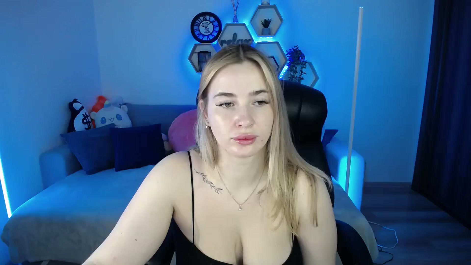 Gallery image thumbnail from SabrinaViolet's myfreecams stream on, 11/14/2025, 09:25 image 9 of 20