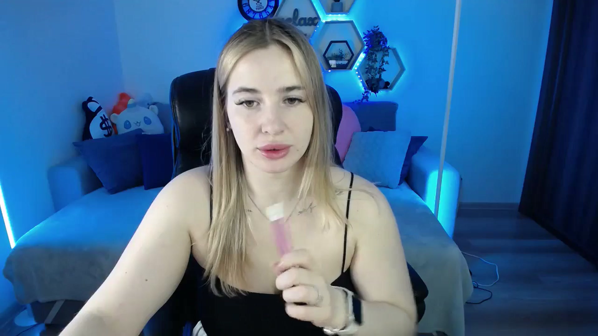 Gallery image thumbnail from SabrinaViolet's myfreecams stream on, 11/14/2025, 11:40 image 2 of 20