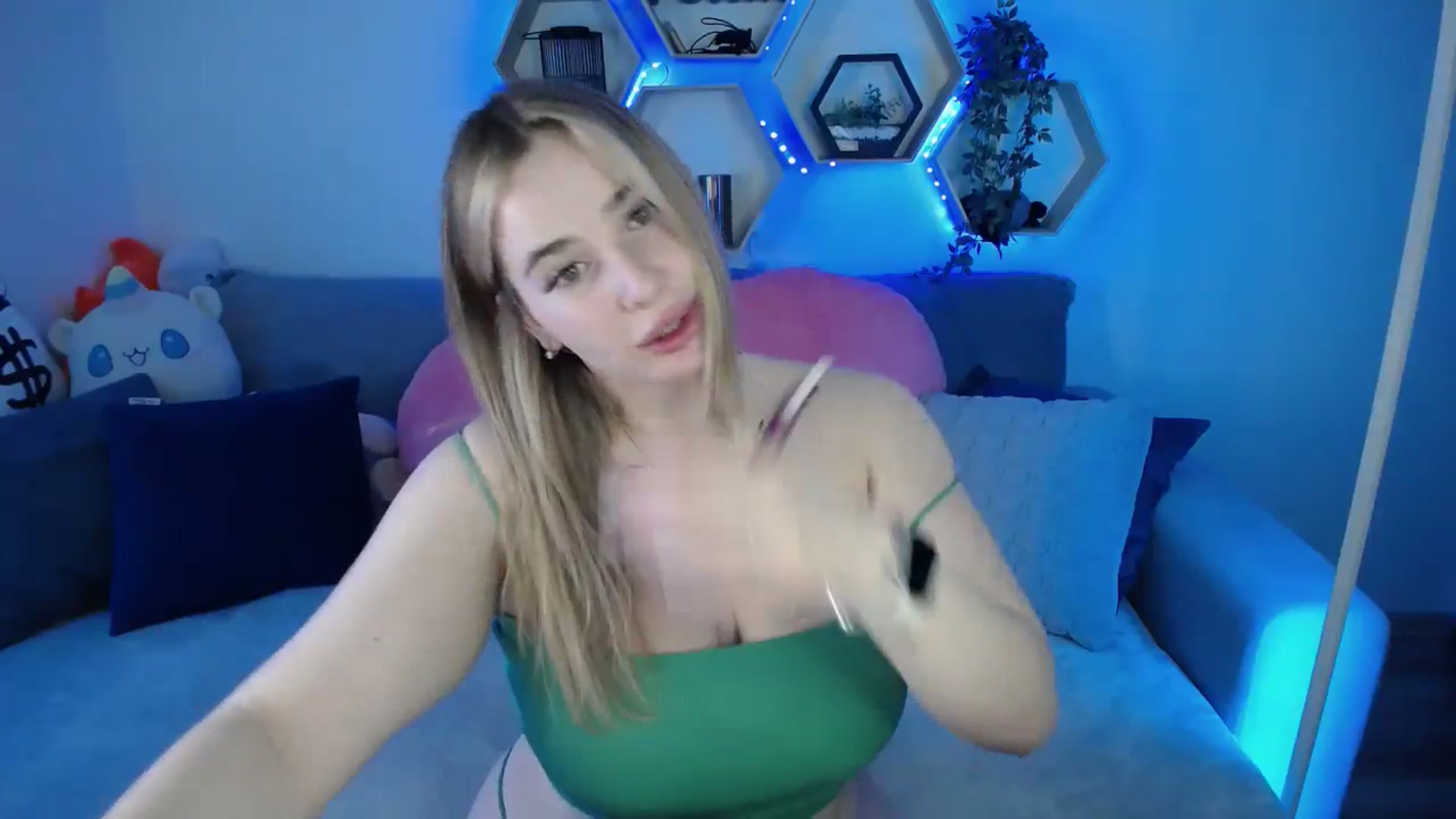 Gallery image thumbnail from SabrinaViolet's myfreecams stream on, 11/14/2025, 11:40 image 13 of 20