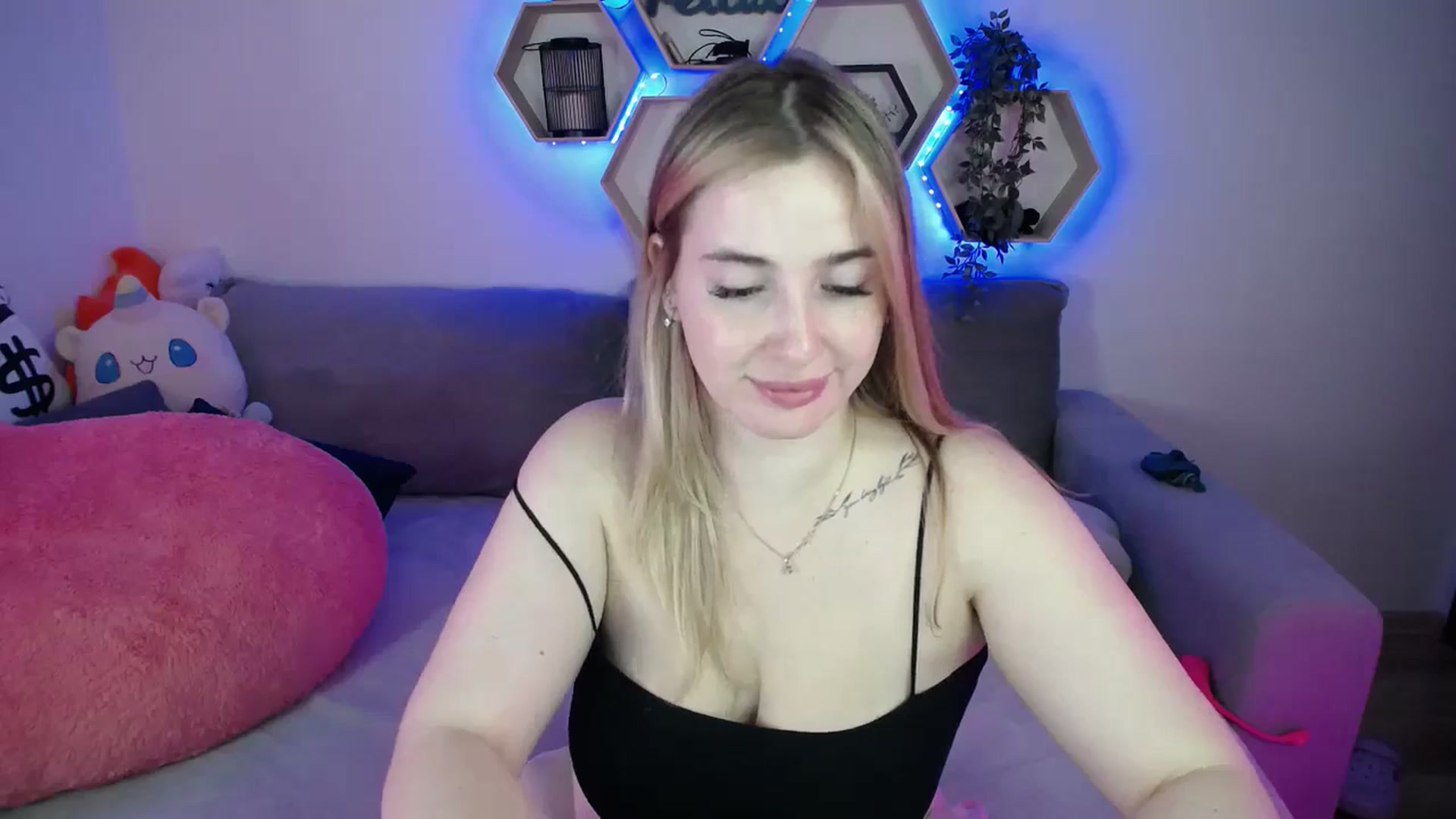 Gallery image thumbnail from SabrinaViolet's myfreecams stream on, 11/14/2025, 13:49 image 20 of 20