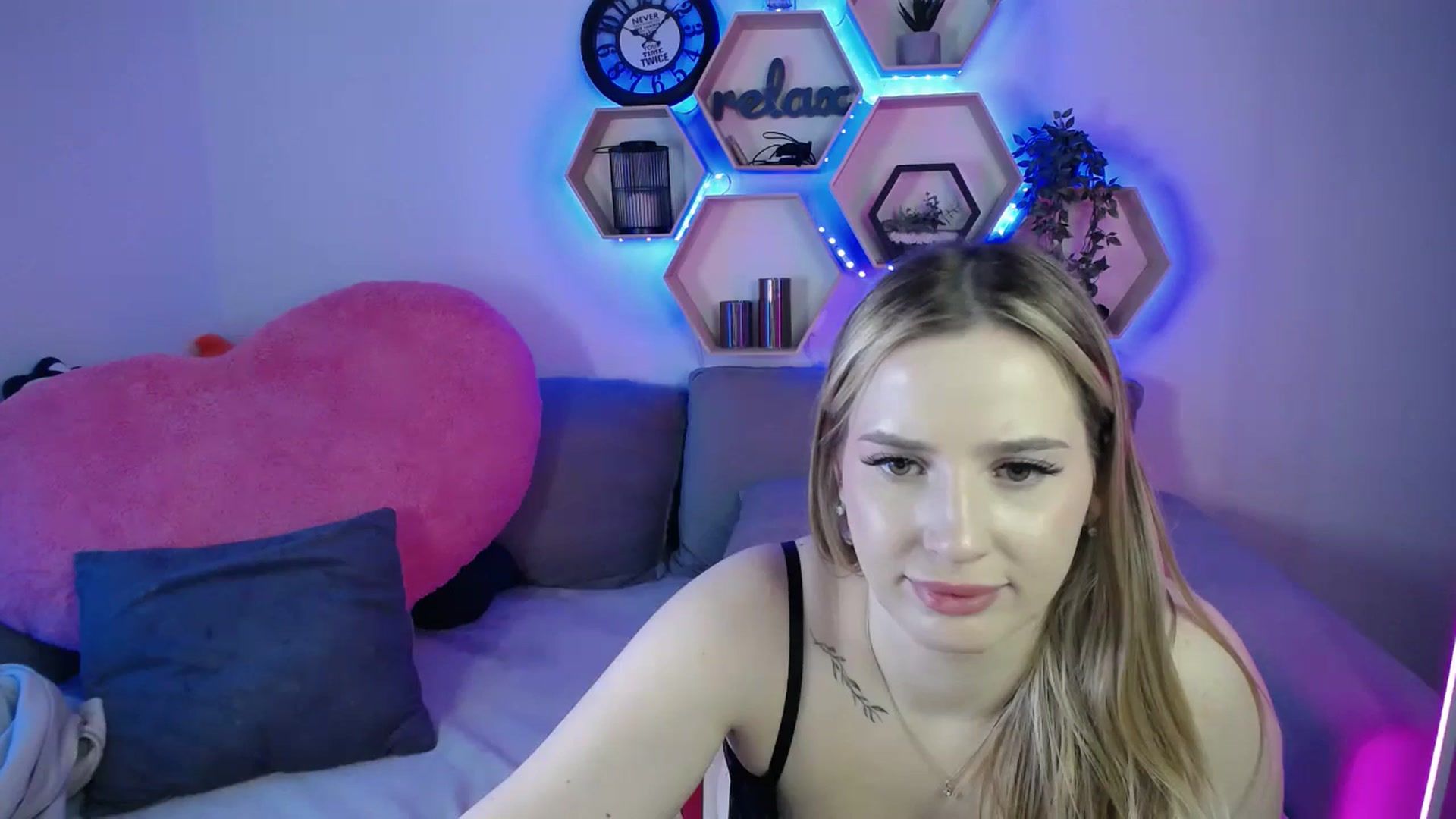 Gallery image thumbnail from SabrinaViolet's myfreecams stream on, 11/24/2025, 13:34 image 11 of 20