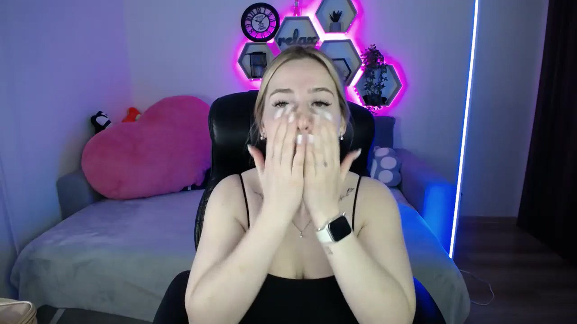 Gallery image thumbnail from SabrinaViolet's myfreecams stream on, 11/26/2025, 10:27 image 2 of 20