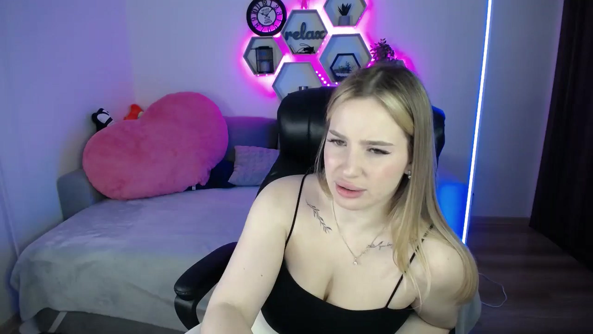 Gallery image thumbnail from SabrinaViolet's myfreecams stream on, 11/26/2025, 11:16 image 5 of 20