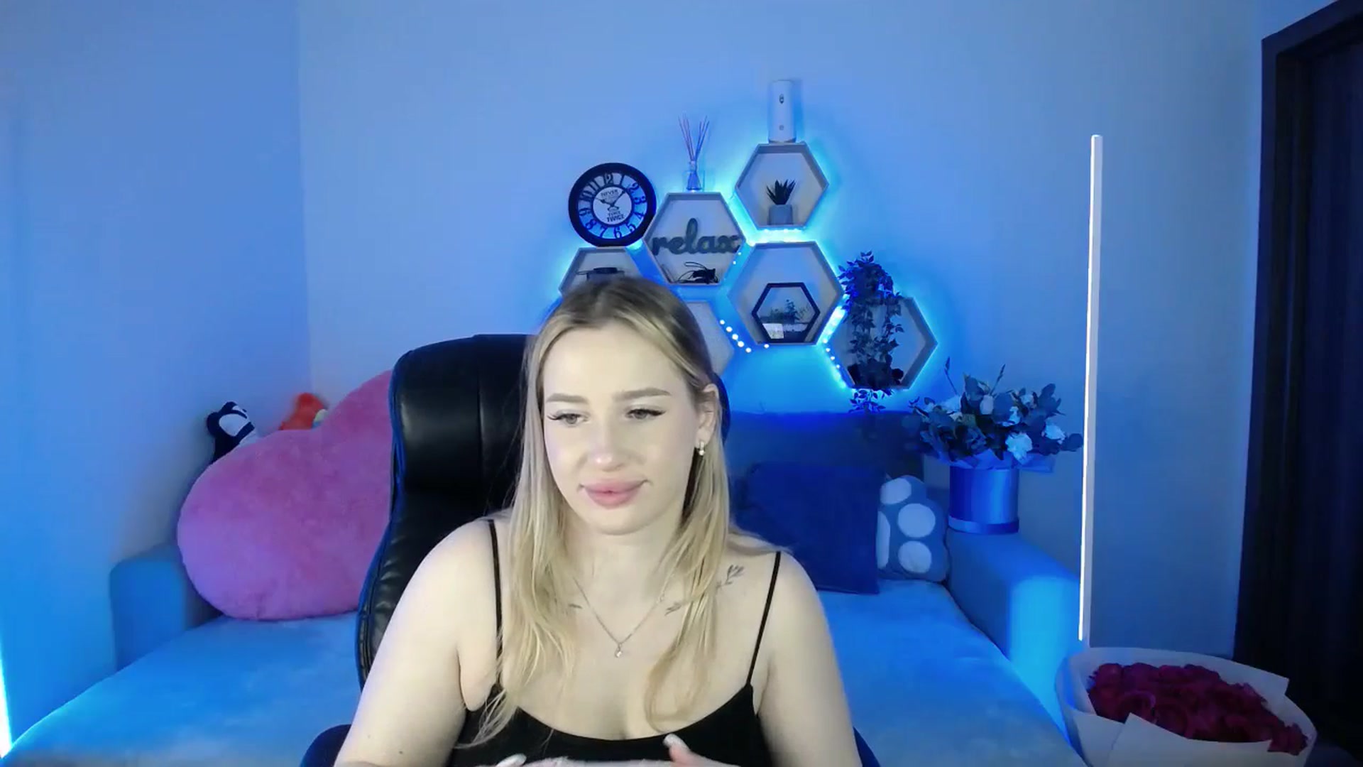 Gallery image thumbnail from SabrinaViolet's myfreecams stream on, 11/28/2025, 10:29 image 20 of 20