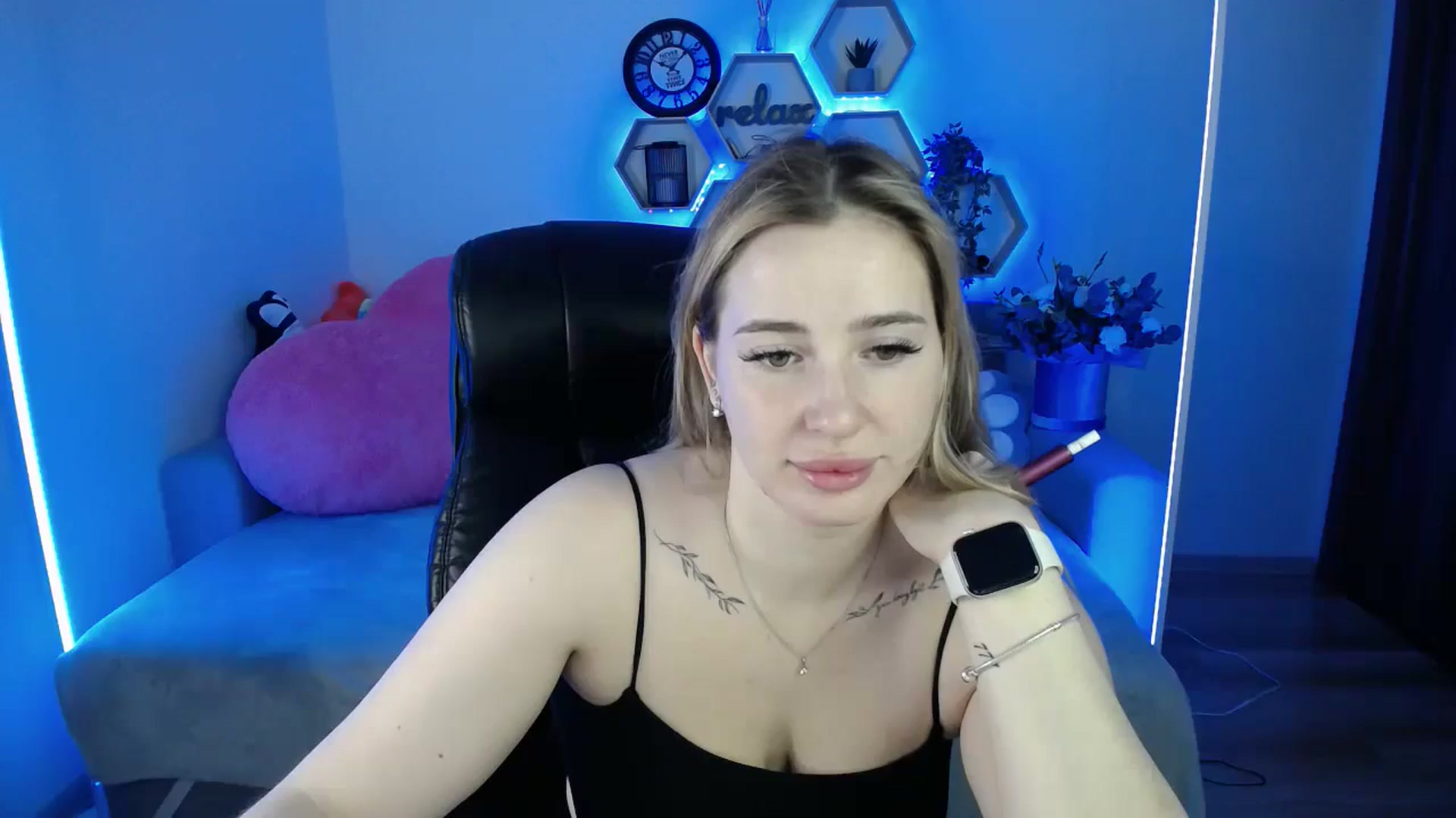 Gallery image thumbnail from SabrinaViolet's myfreecams stream on, 11/29/2025, 09:54 image 7 of 20