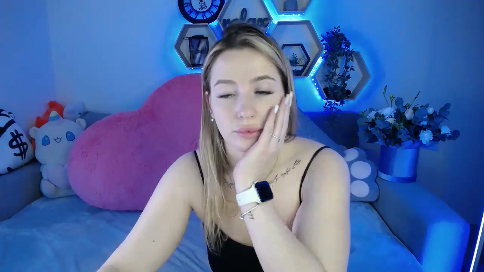 Gallery image thumbnail from SabrinaViolet's myfreecams stream on, 11/29/2025, 13:02 image 4 of 20