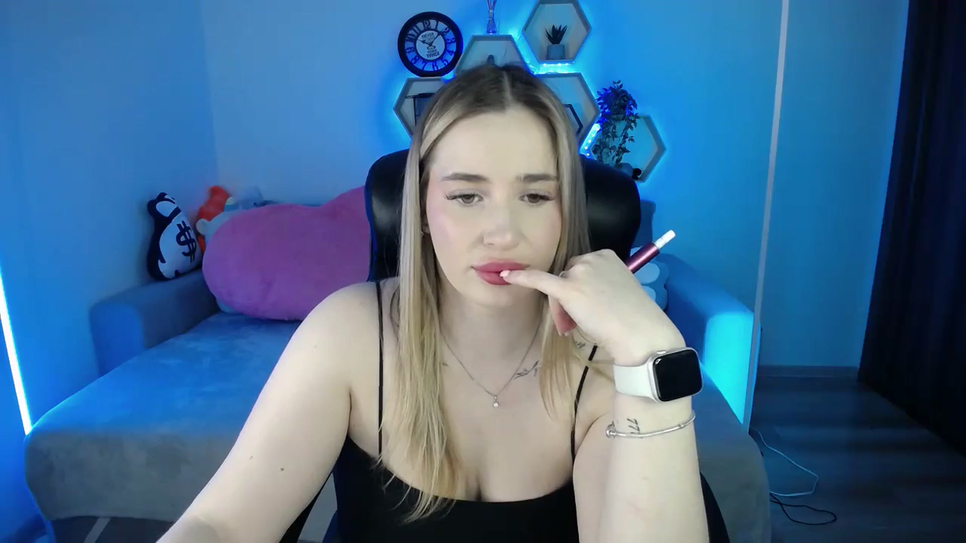 Gallery image thumbnail from SabrinaViolet's myfreecams stream on, 01/09/2026, 10:43 image 6 of 20