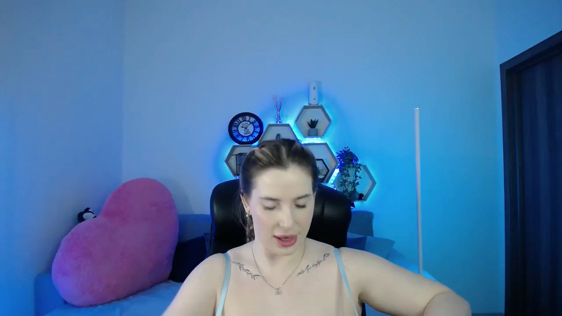 Gallery image thumbnail from SabrinaViolet's myfreecams stream on, 01/13/2026, 11:07 image 15 of 20