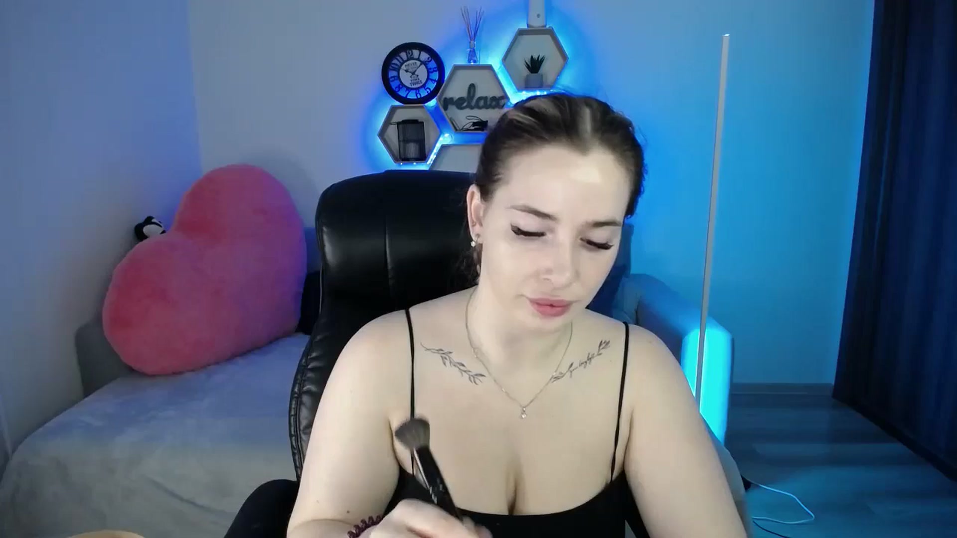Gallery image thumbnail from SabrinaViolet's myfreecams stream on, 01/14/2026, 10:22 image 3 of 20