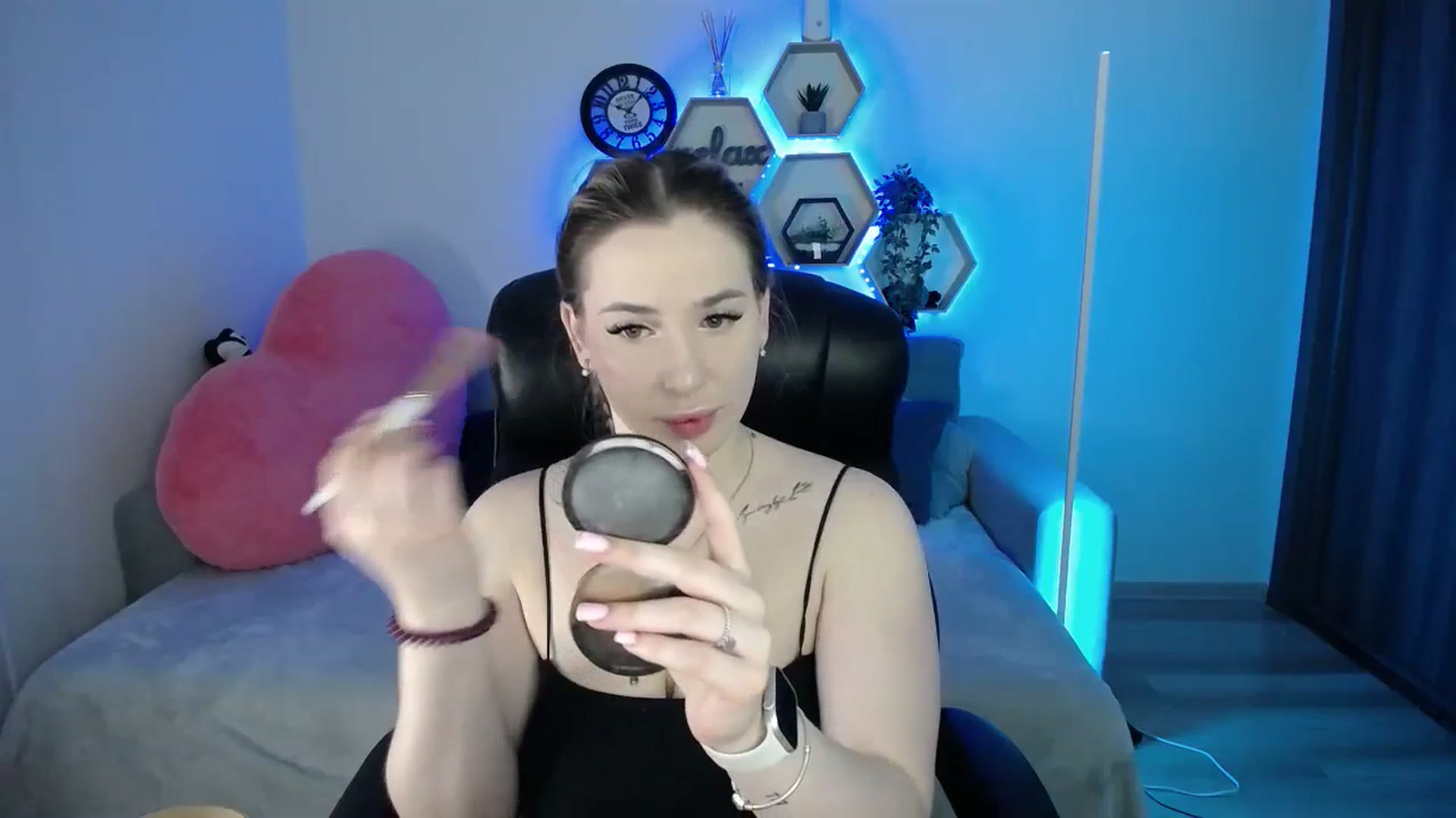 Gallery image thumbnail from SabrinaViolet's myfreecams stream on, 01/14/2026, 10:22 image 6 of 20