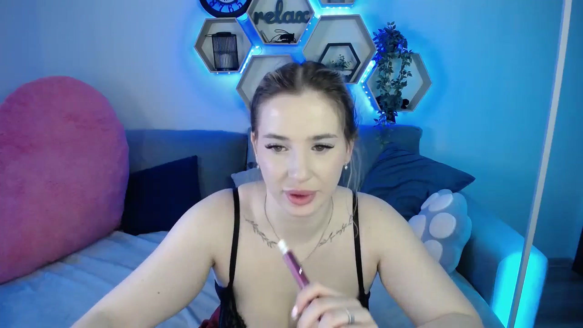 Gallery image thumbnail from SabrinaViolet's myfreecams stream on, 01/14/2026, 11:36 image 8 of 20
