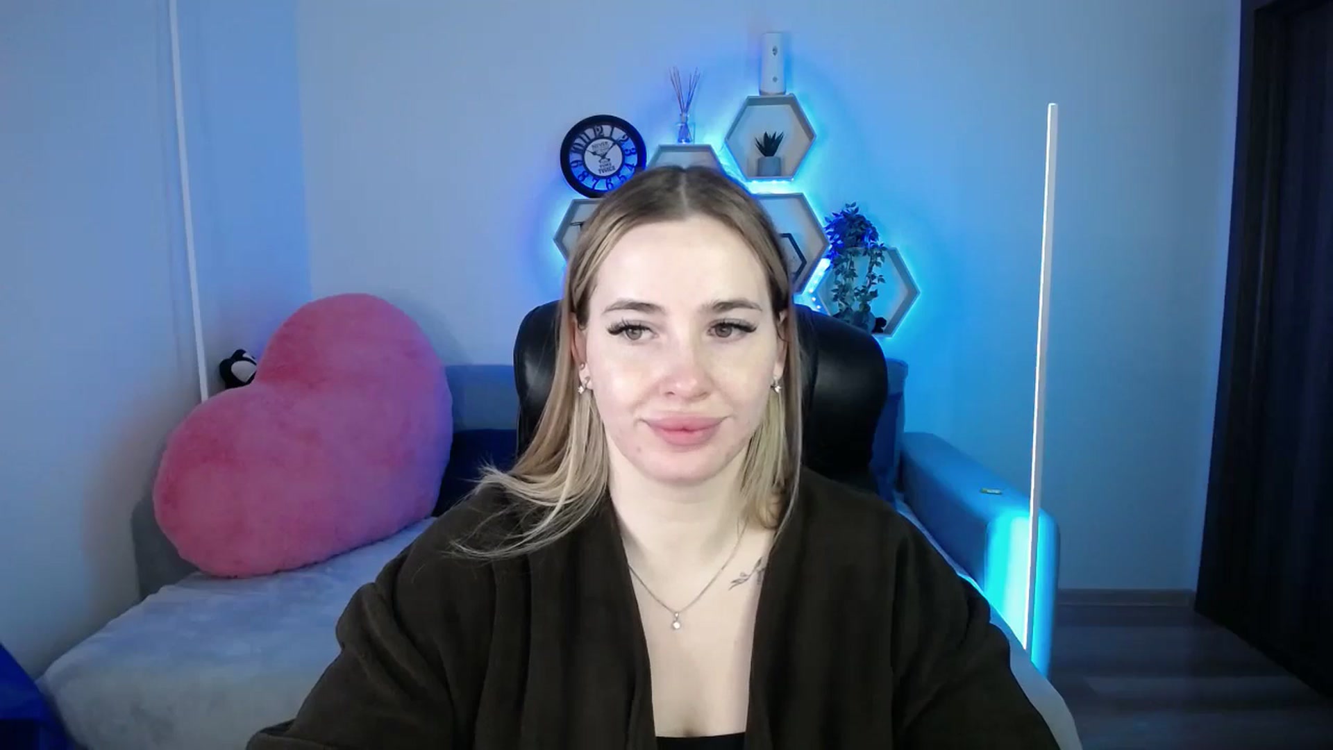Gallery image thumbnail from SabrinaViolet's myfreecams stream on, 01/16/2026, 09:24 image 10 of 20