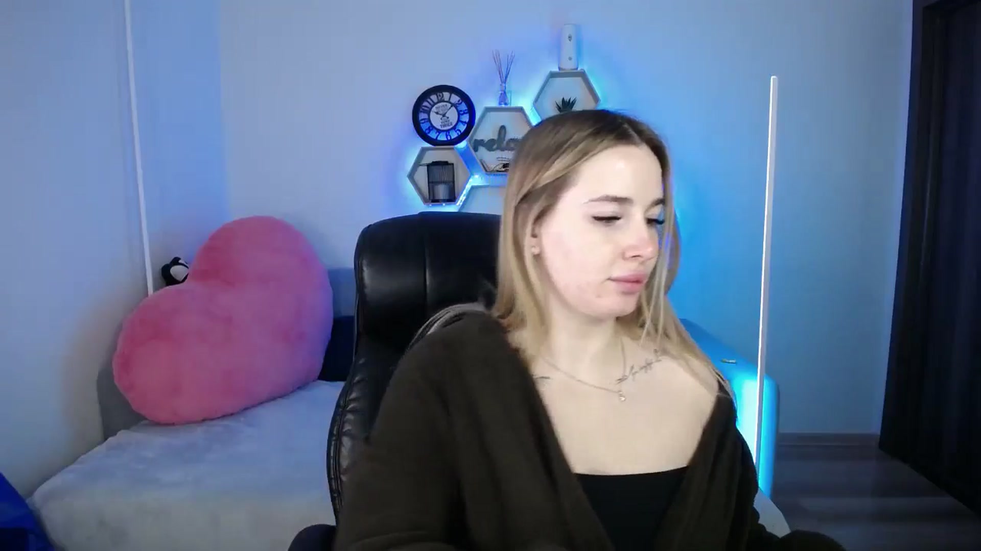 Gallery image thumbnail from SabrinaViolet's myfreecams stream on, 01/16/2026, 09:24 image 3 of 20