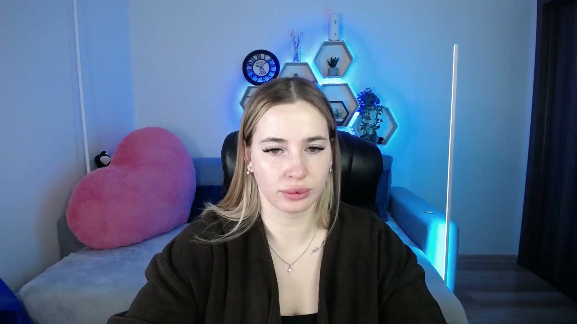 Gallery image thumbnail from SabrinaViolet's myfreecams stream on, 01/16/2026, 09:24 image 11 of 20