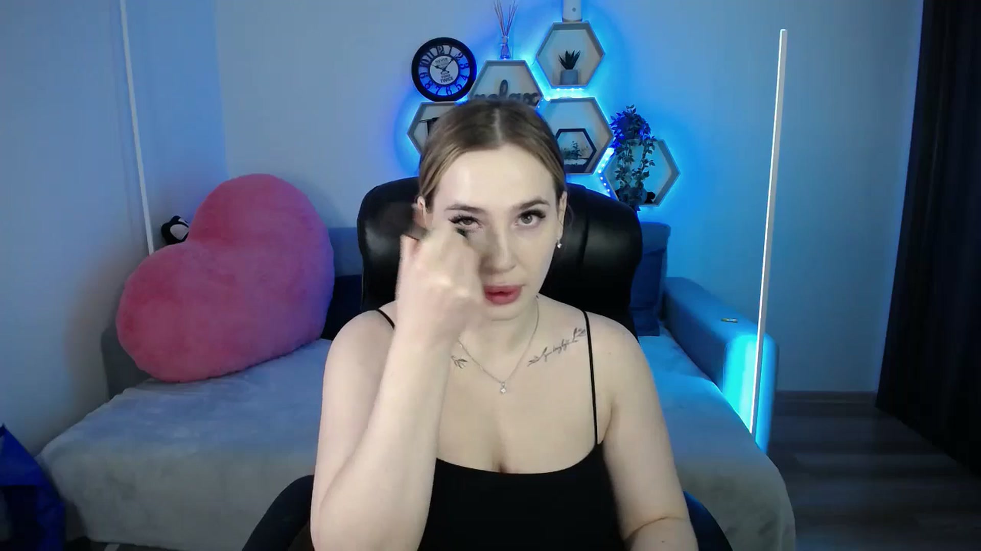 Gallery image thumbnail from SabrinaViolet's myfreecams stream on, 01/16/2026, 09:24 image 17 of 20