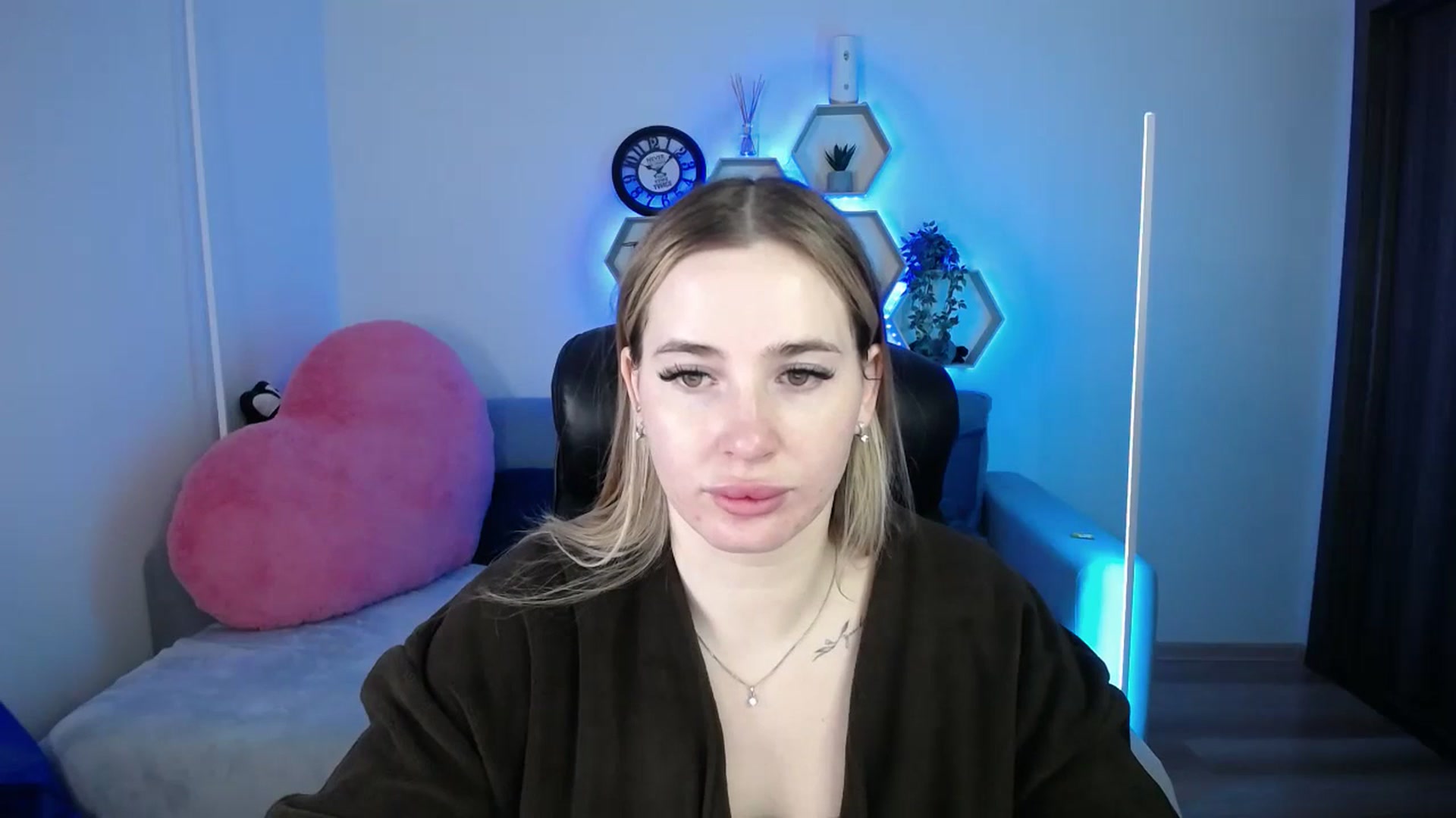 Gallery image thumbnail from SabrinaViolet's myfreecams stream on, 01/16/2026, 09:24 image 6 of 20