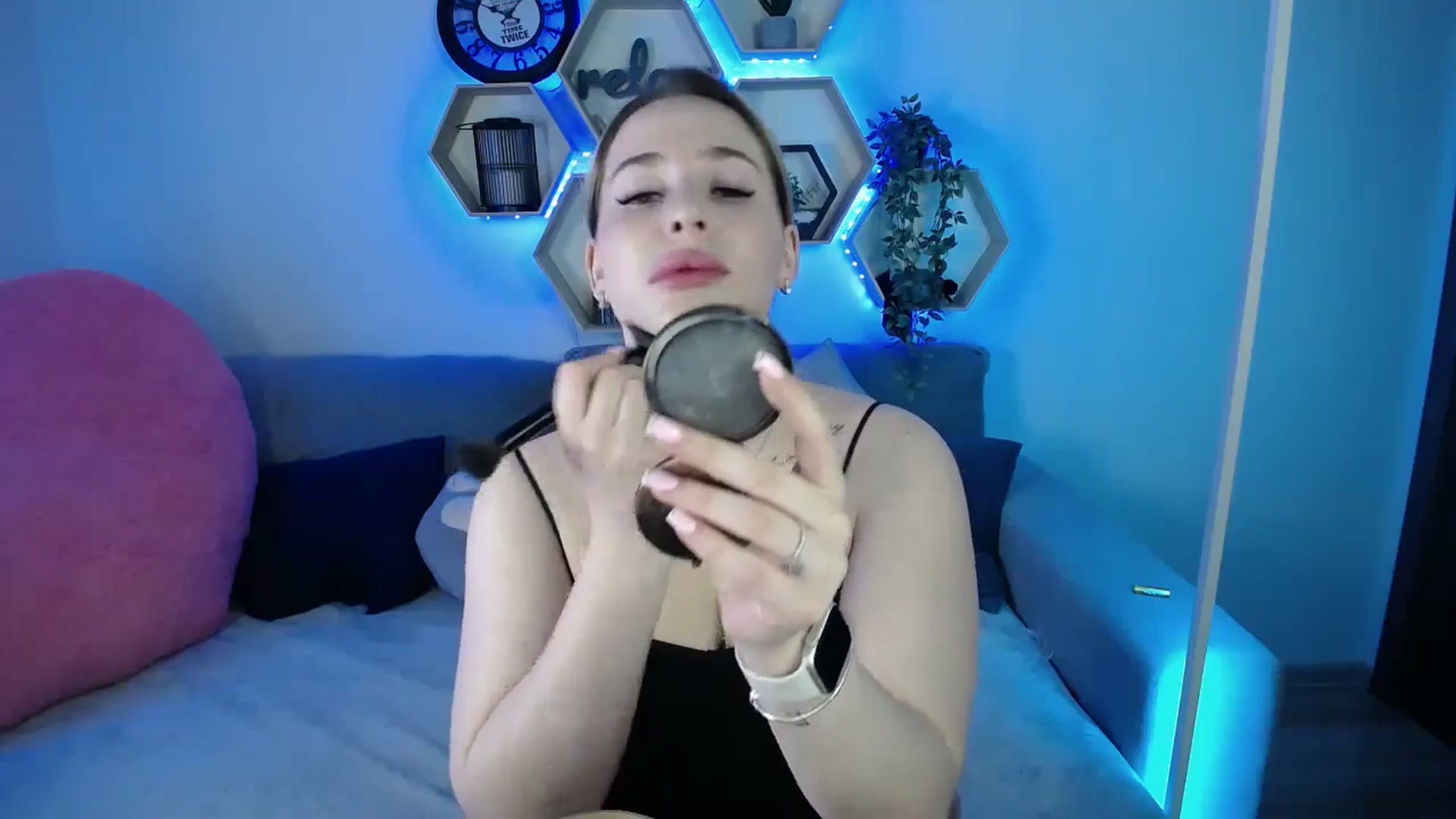 Gallery image thumbnail from SabrinaViolet's myfreecams stream on, 01/17/2026, 10:19 image 6 of 20