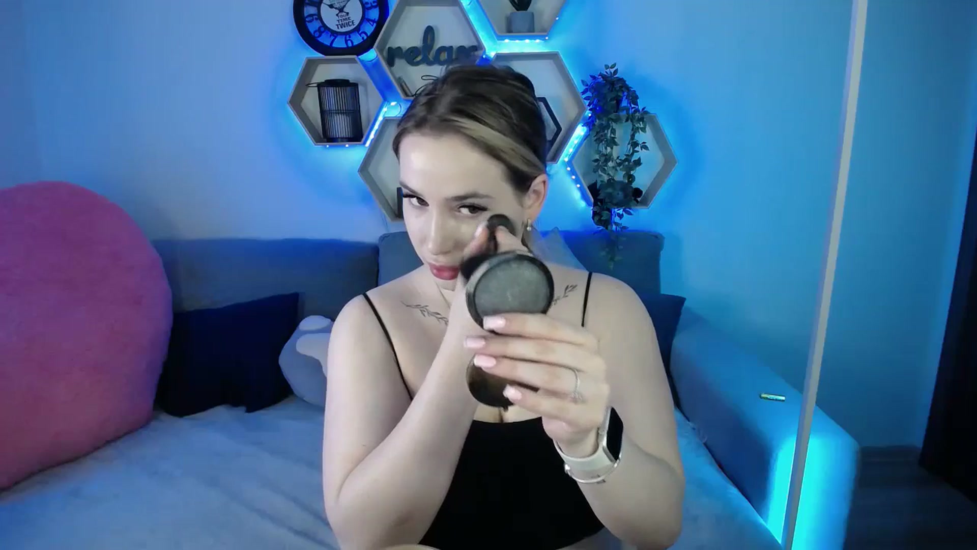 Gallery image thumbnail from SabrinaViolet's myfreecams stream on, 01/17/2026, 10:19 image 7 of 20