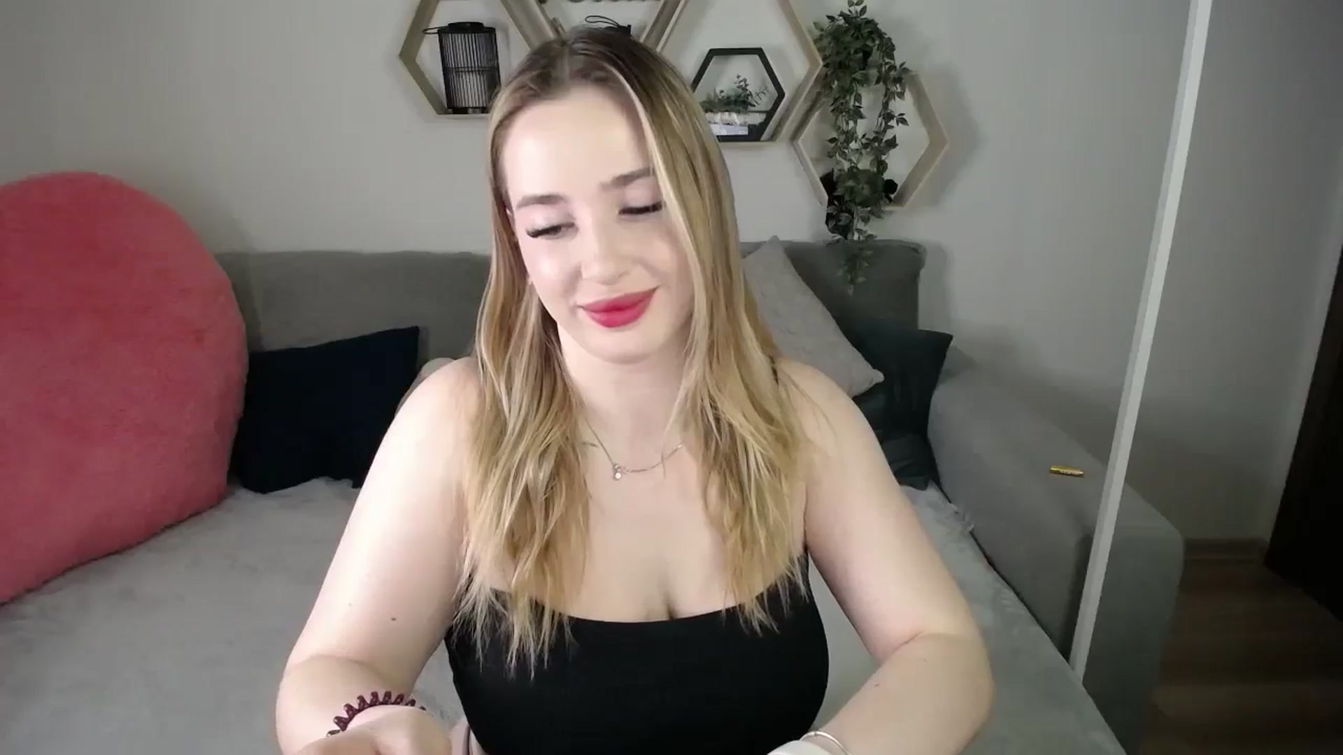 Gallery image thumbnail from SabrinaViolet's myfreecams stream on, 01/17/2026, 10:19 image 20 of 20