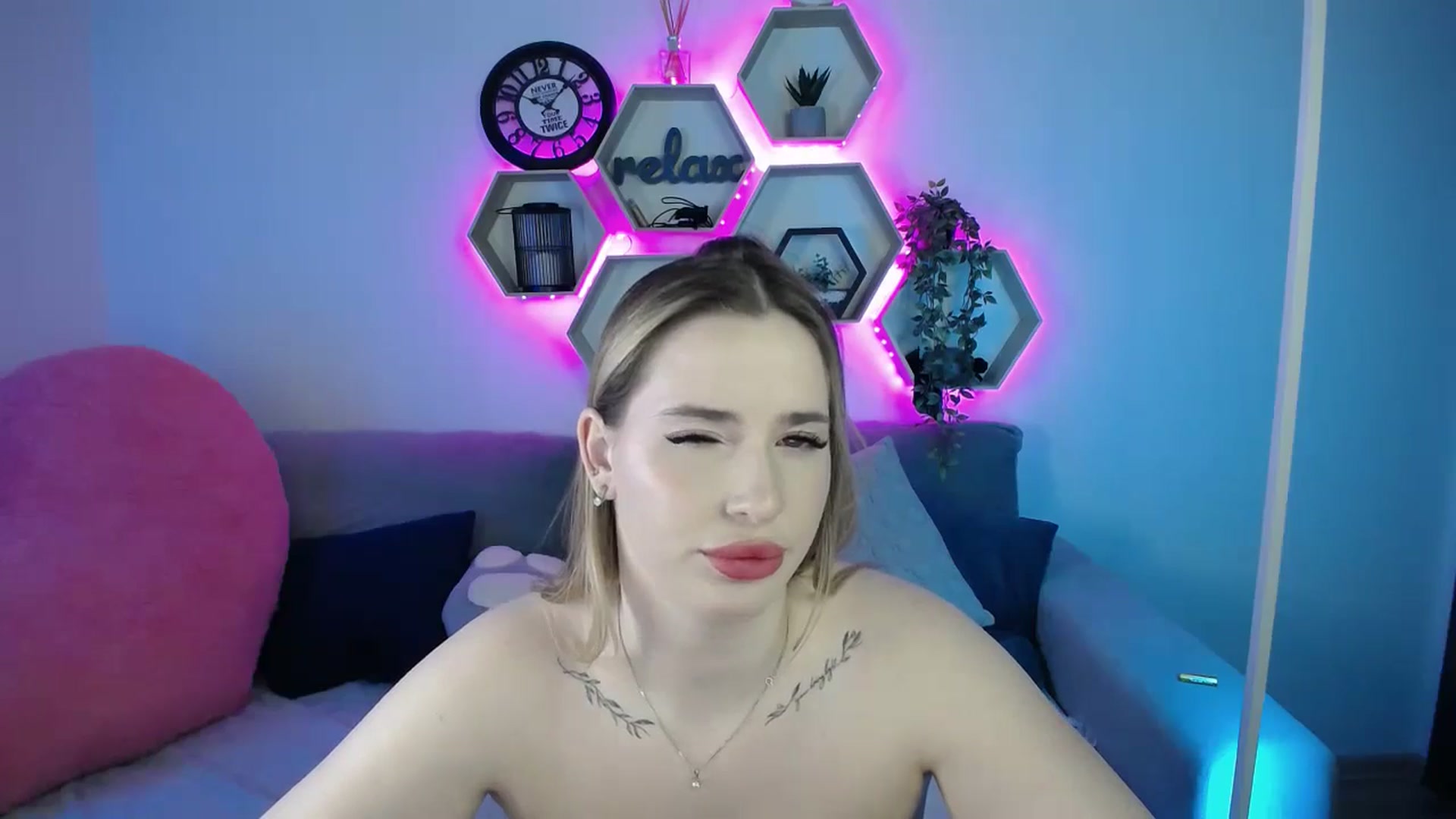 Gallery image thumbnail from SabrinaViolet's myfreecams stream on, 01/17/2026, 12:28 image 8 of 20