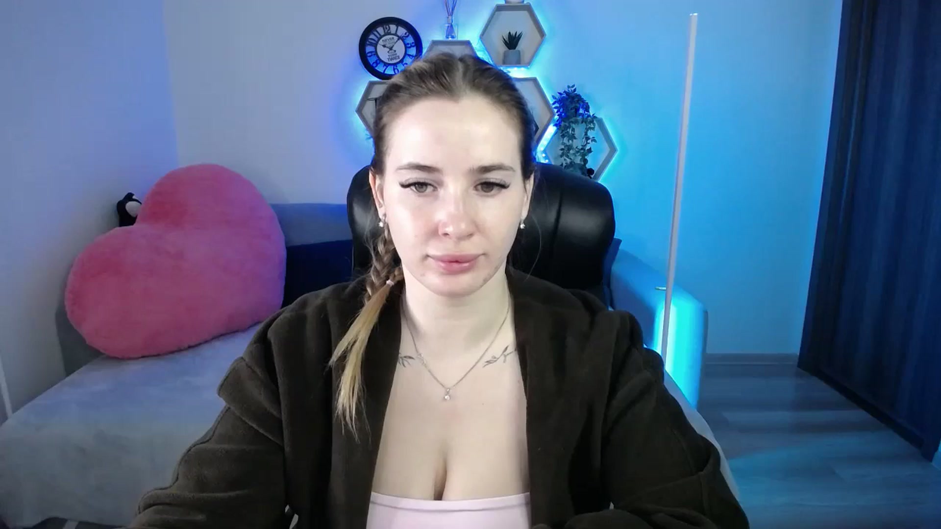 Gallery image thumbnail from SabrinaViolet's myfreecams stream on, 01/18/2026, 10:00 image 11 of 20
