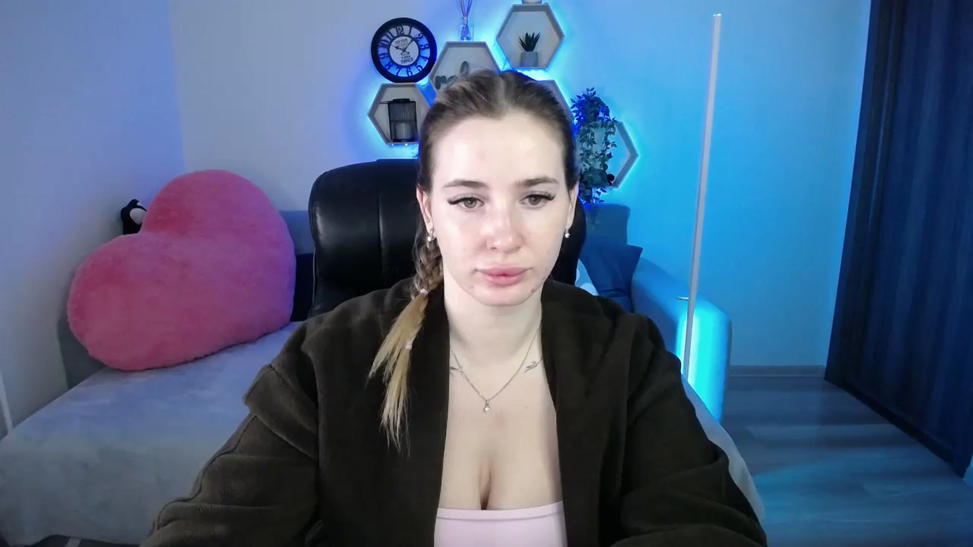 Gallery image thumbnail from SabrinaViolet's myfreecams stream on, 01/18/2026, 10:00 image 8 of 20