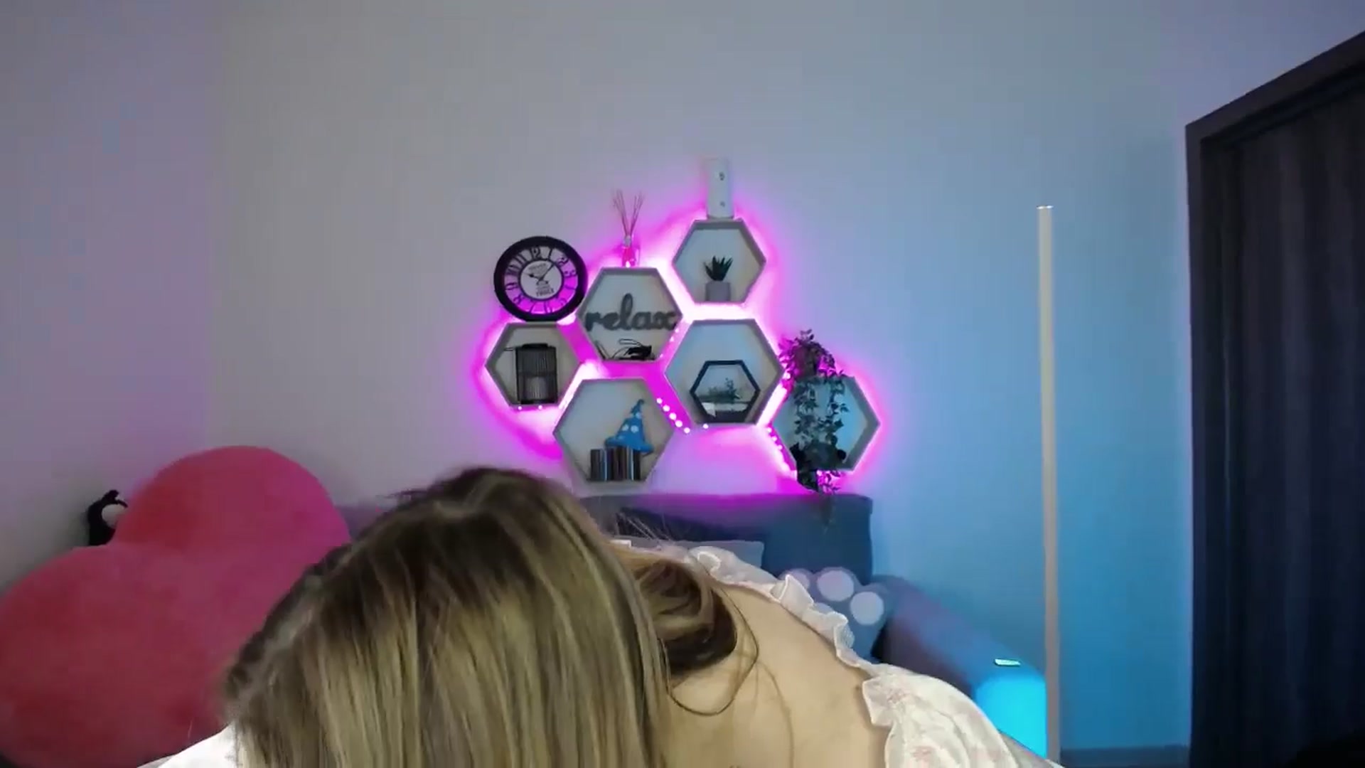 Gallery image thumbnail from SabrinaViolet's myfreecams stream on, 01/20/2026, 11:53 image 8 of 20
