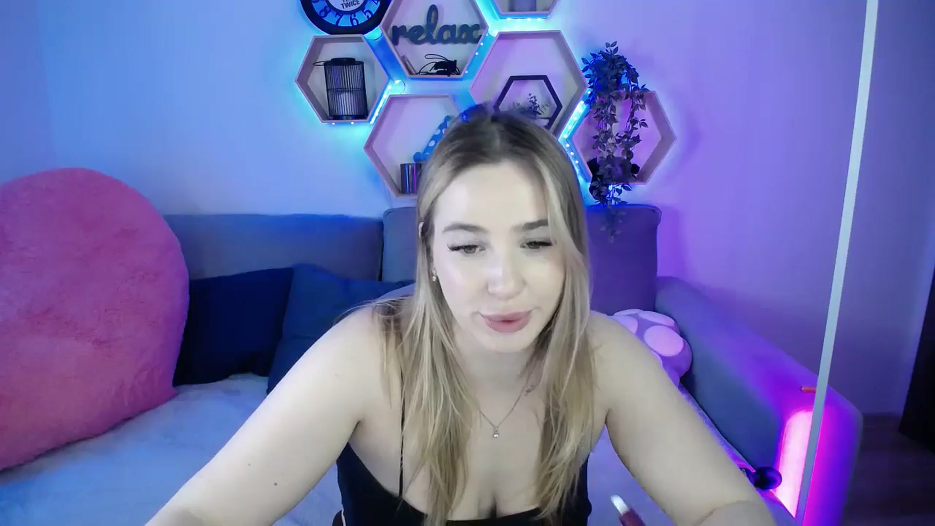 Gallery image thumbnail from SabrinaViolet's myfreecams stream on, 01/30/2026, 11:18 image 8 of 20
