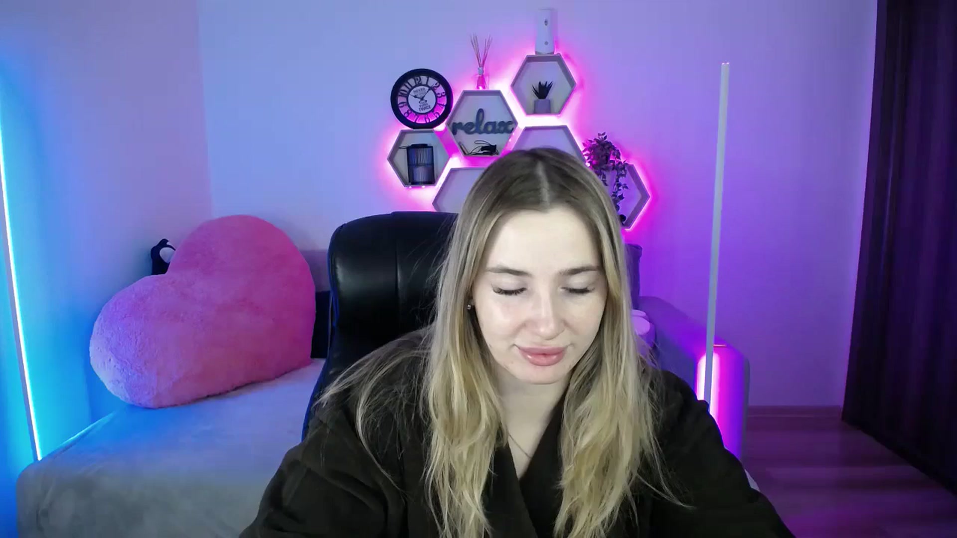 Gallery image thumbnail from SabrinaViolet's myfreecams stream on, 01/31/2026, 11:31 image 1 of 20