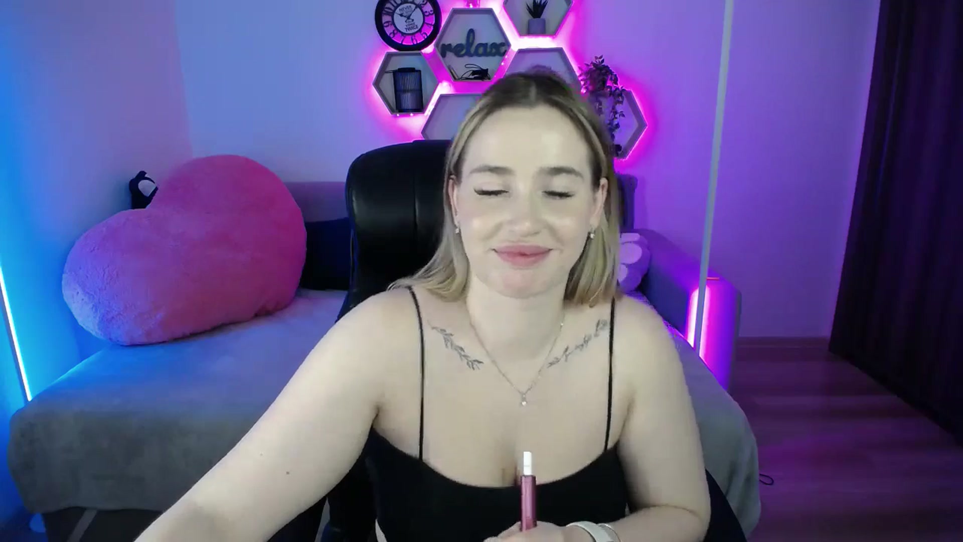 Gallery image thumbnail from SabrinaViolet's myfreecams stream on, 01/31/2026, 14:52 image 16 of 20