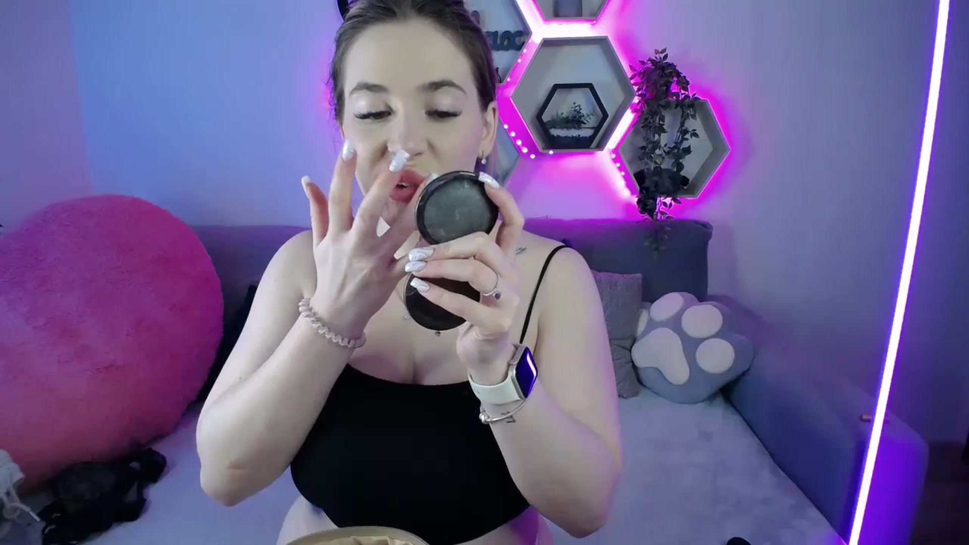 Gallery image thumbnail from SabrinaViolet's myfreecams stream on, 02/03/2026, 11:36 image 11 of 20