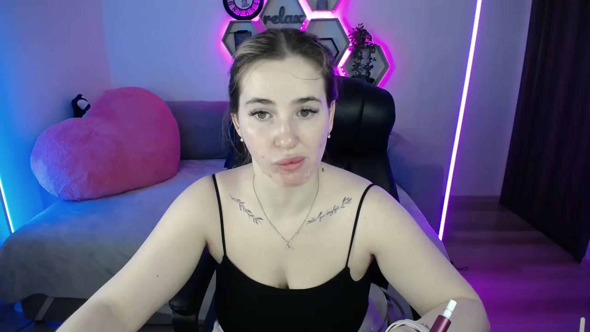 Gallery image thumbnail from SabrinaViolet's myfreecams stream on, 02/04/2026, 10:12 image 2 of 20