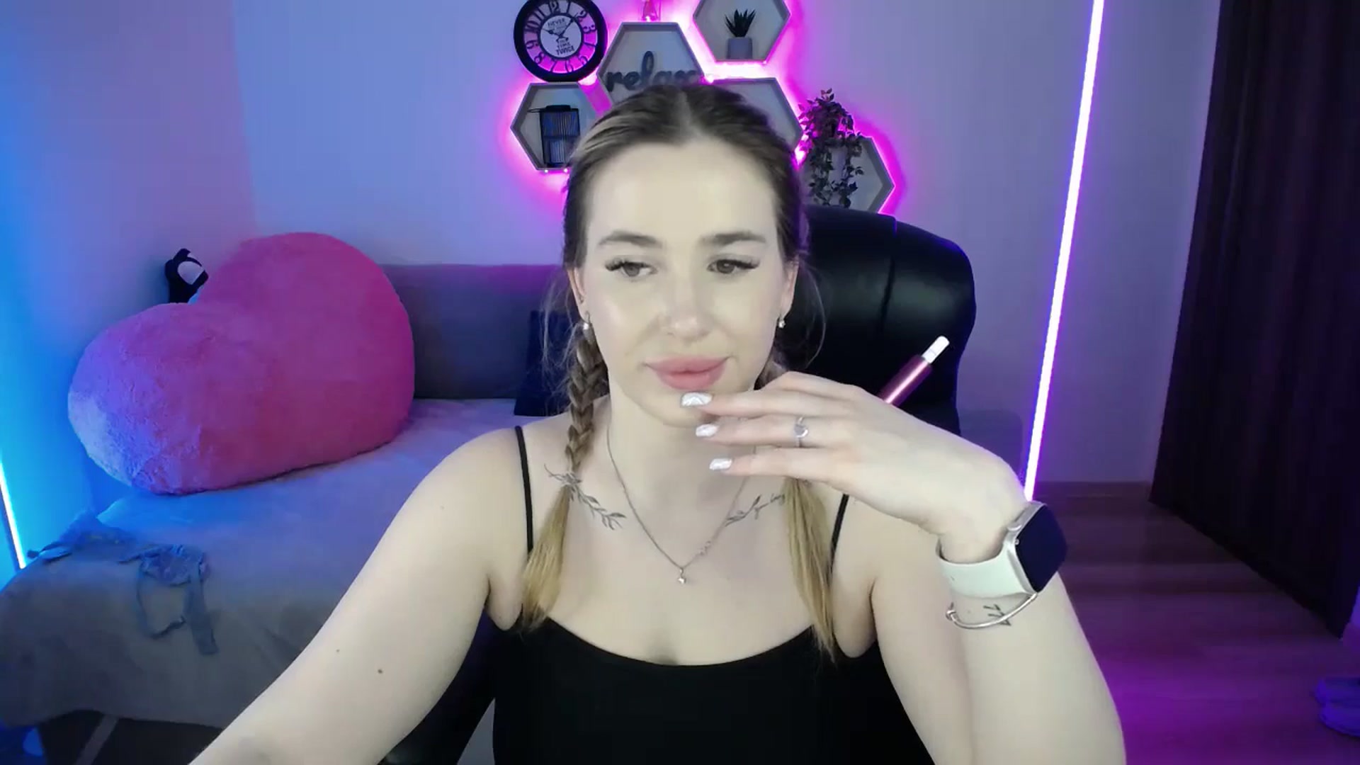 Gallery image thumbnail from SabrinaViolet's myfreecams stream on, 02/04/2026, 12:54 image 3 of 20
