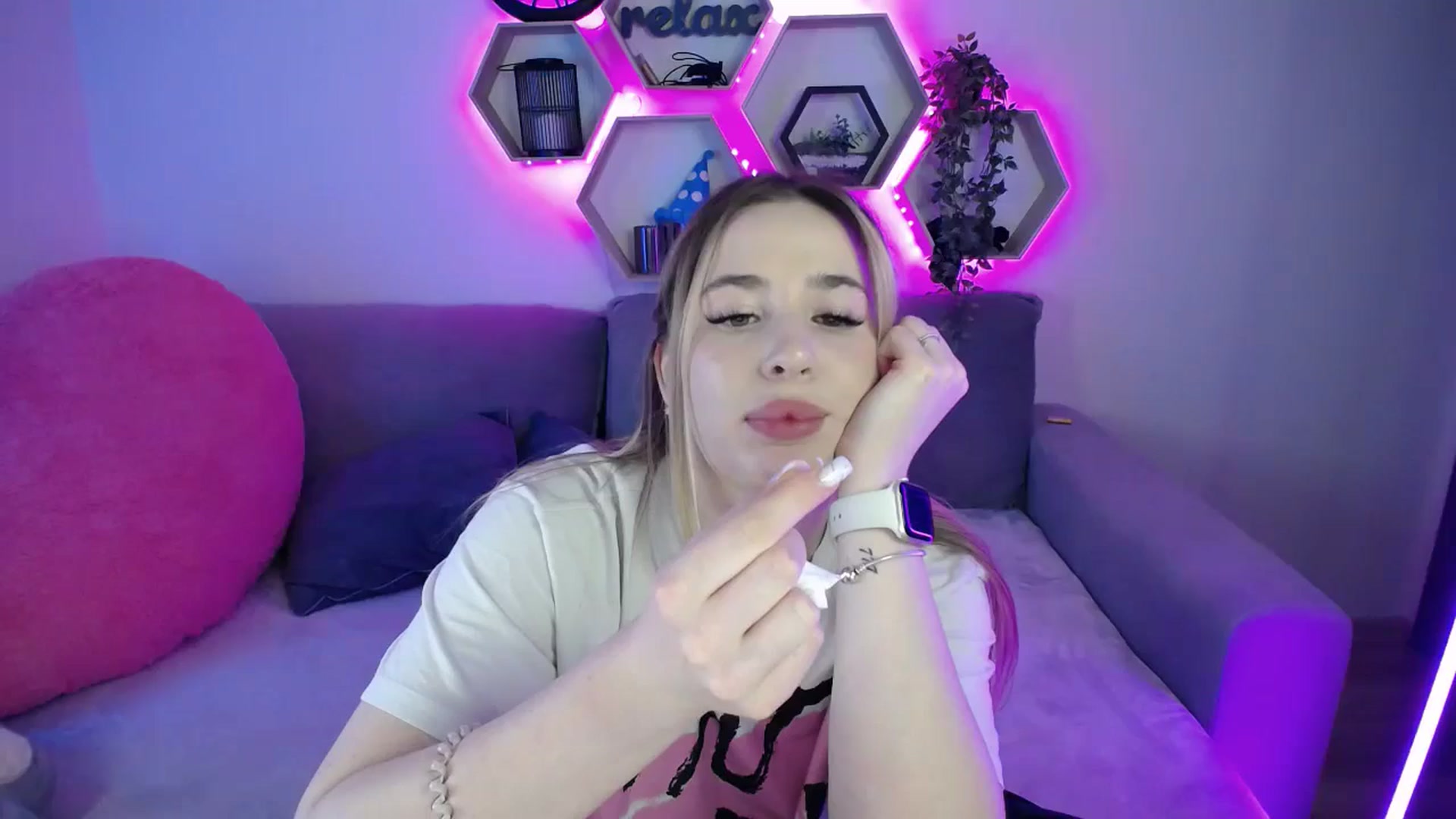 Gallery image thumbnail from SabrinaViolet's myfreecams stream on, 02/09/2026, 13:04 image 1 of 20